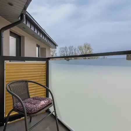Apartament Port By Renters Apartment *